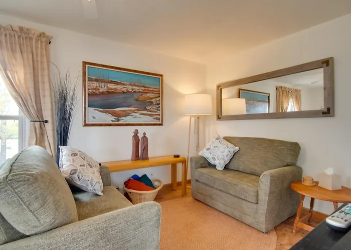 Holiday home Red Gates 3 Miles To University! *